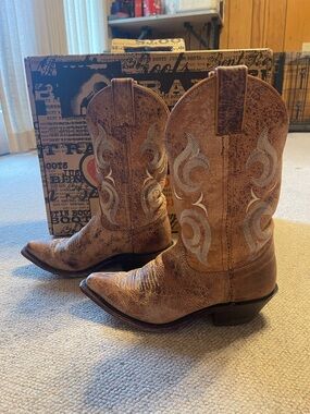 Justin Boots Brown Distressed Leather Western Heeled Cowboy Boots